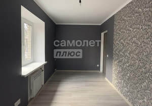 2-к квартира, вторичка, 43м2, 1/4 этаж