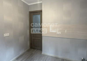 2-к квартира, вторичка, 43м2, 1/4 этаж