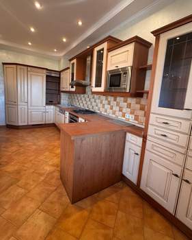 4-к квартира, вторичка, 160м2, 9/10 этаж