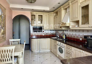 2-к квартира, вторичка, 61м2, 10/18 этаж