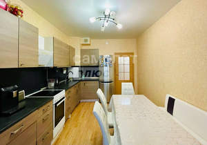 2-к квартира, вторичка, 61м2, 1/3 этаж