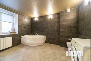 3-к квартира, вторичка, 132м2, 2/5 этаж
