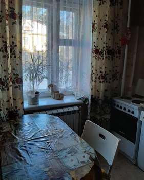 3-к квартира, вторичка, 64м2, 1/2 этаж